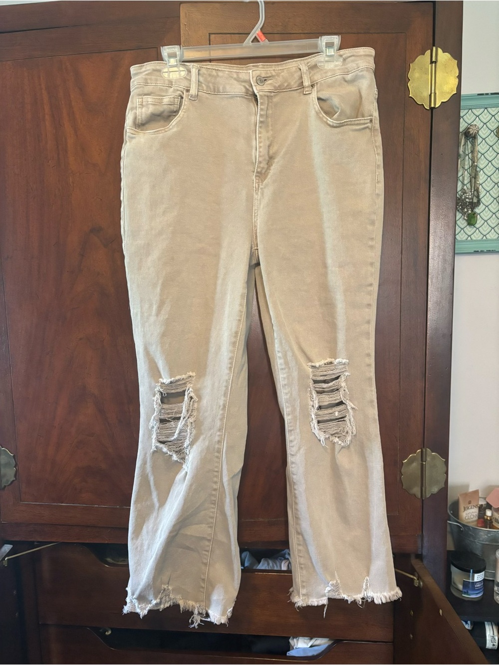 Zenana Outfitters Distressed Cropped Jeans in Light Beige
